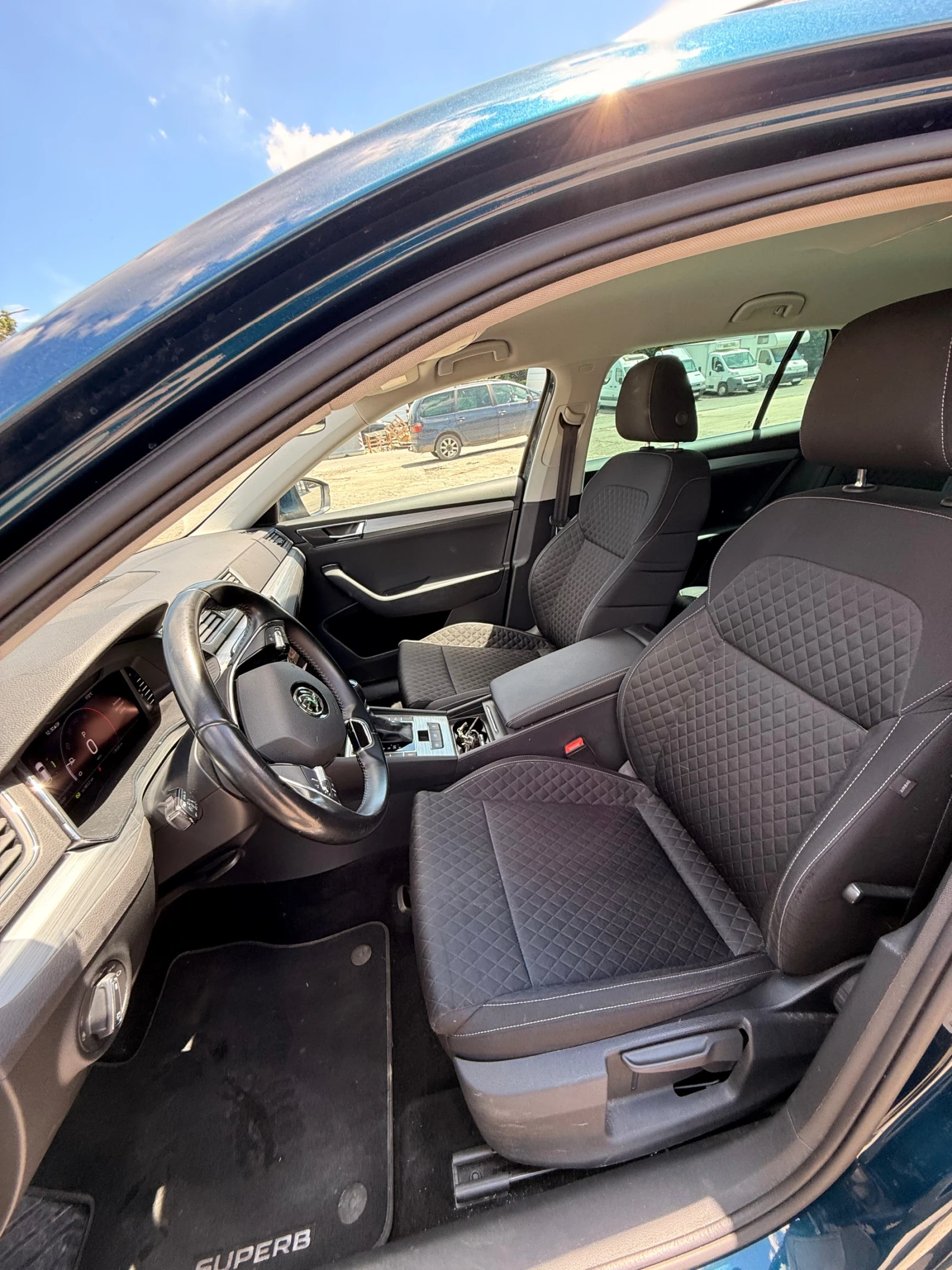 Skoda Superb 2.0 / 150 конски сили / дизел, снимка 13 - Автомобили и джипове - 54610935