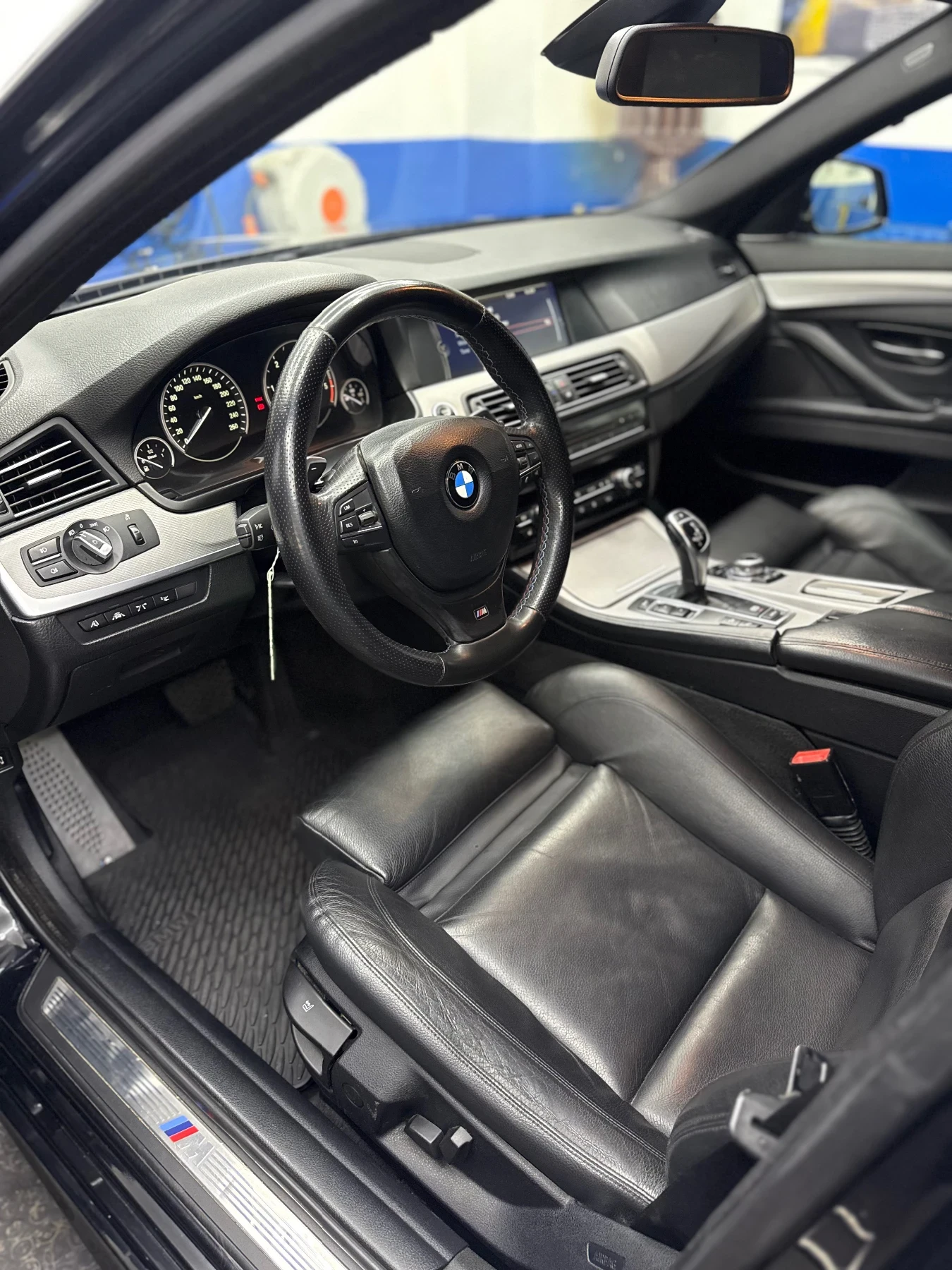 BMW 530 D xDrive M pack , KEYLESS, HEAD UP, снимка 12 - Автомобили и джипове - 54671813