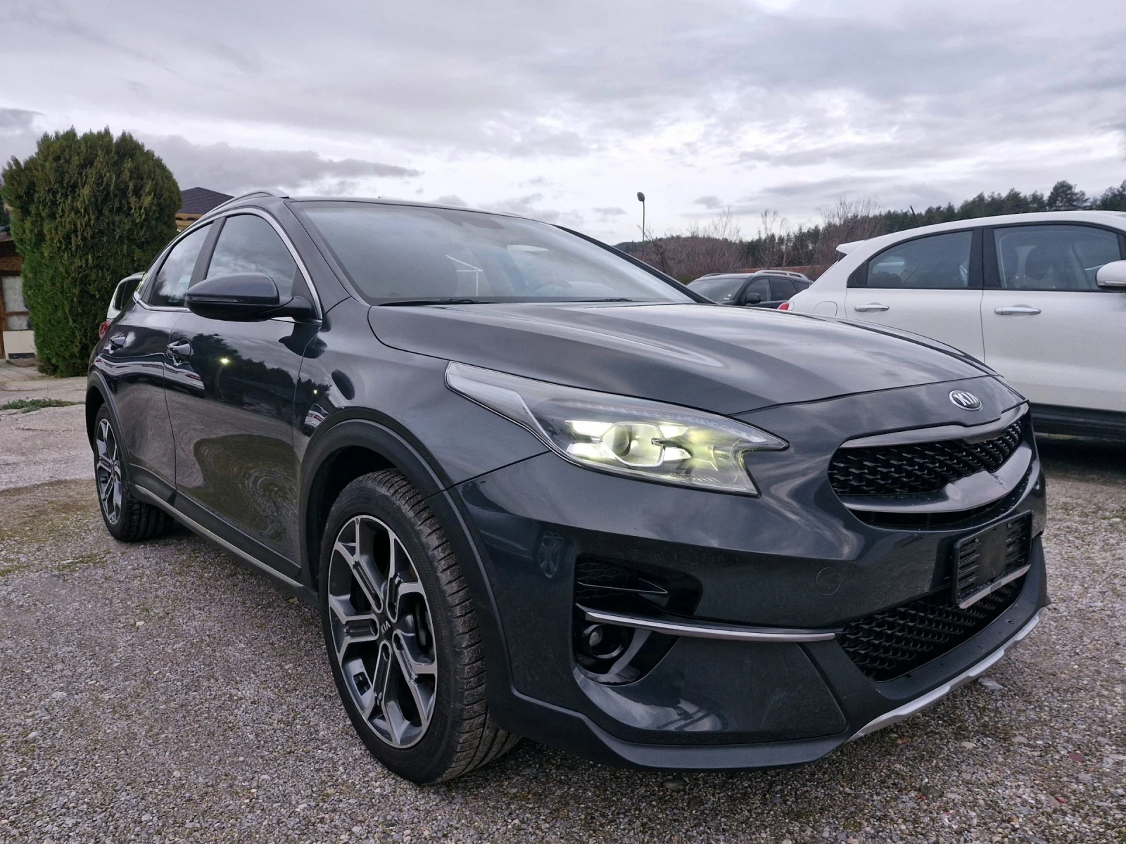 Kia XCeed 1.6 дизел, снимка 2 - Автомобили и джипове - 54877317