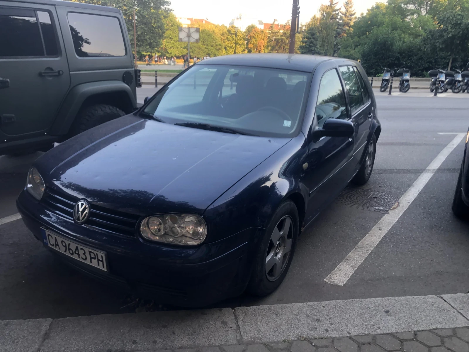 VW Golf 1.8, снимка 3 - Автомобили и джипове - 55753397