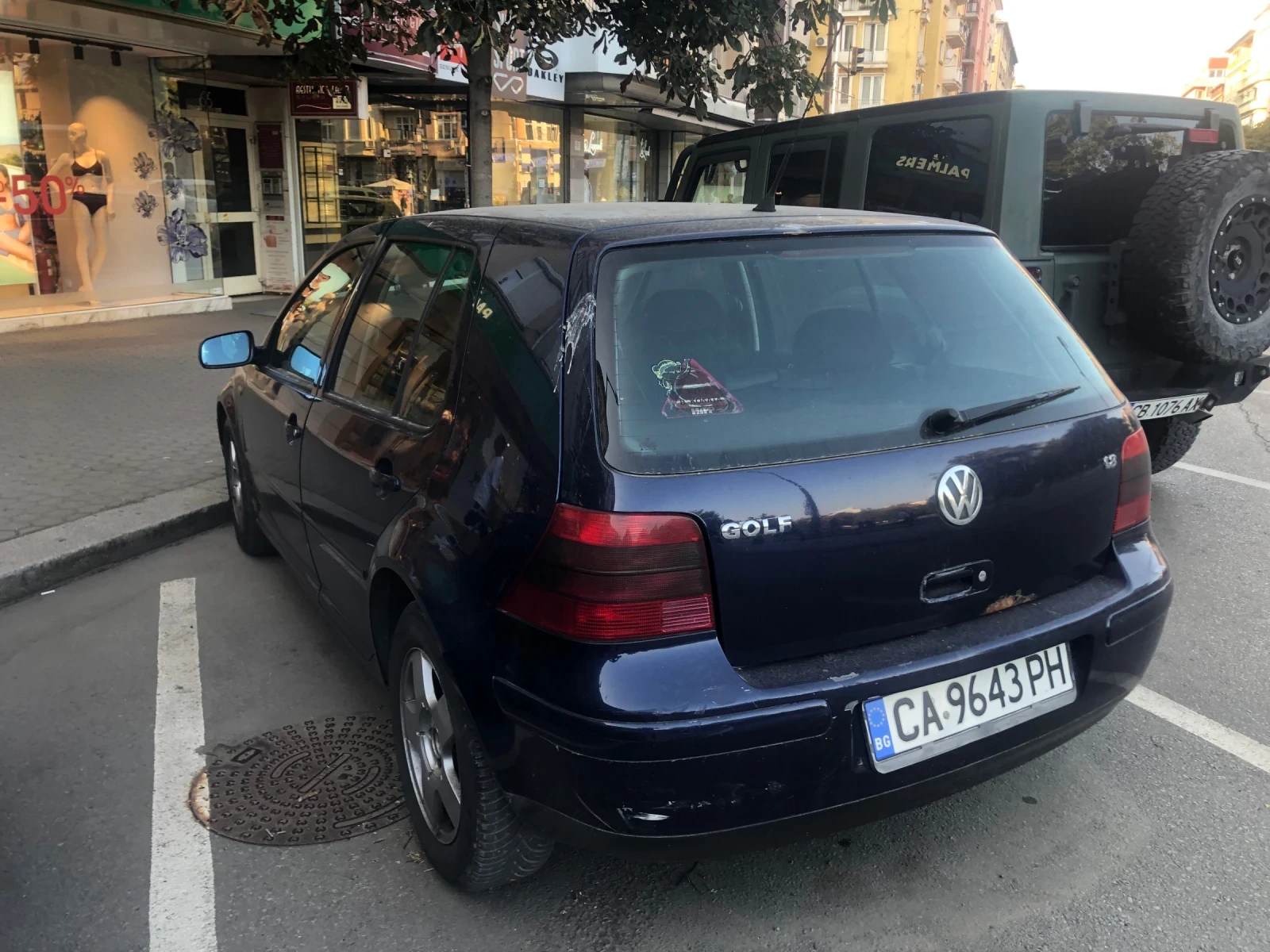 VW Golf 1.8, снимка 4 - Автомобили и джипове - 55753397