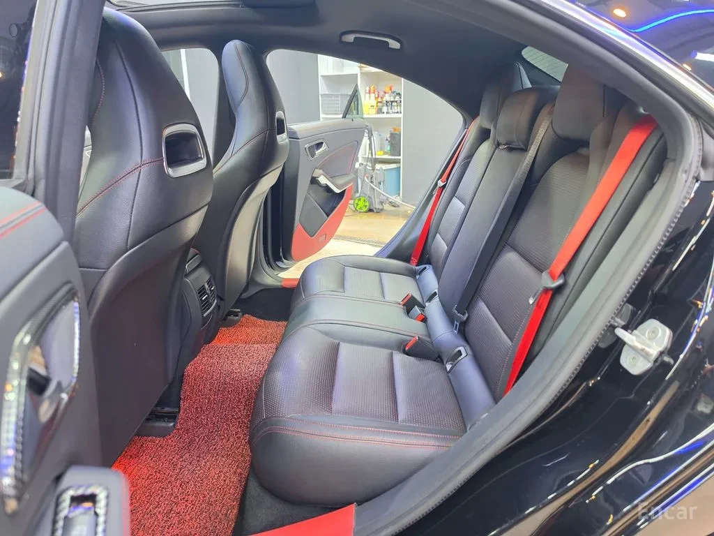 Mercedes-Benz CLA 45 AMG 4MATIC* PANO* ПОДРЕВ* КАМЕРА* HUD* КРУИЗ, снимка 13 - Автомобили и джипове - 55805383
