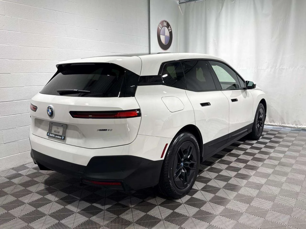 BMW iX xDrive50 �� ���������������� �� ���, ���� �� �� | Mobile.bg � ����������� 5