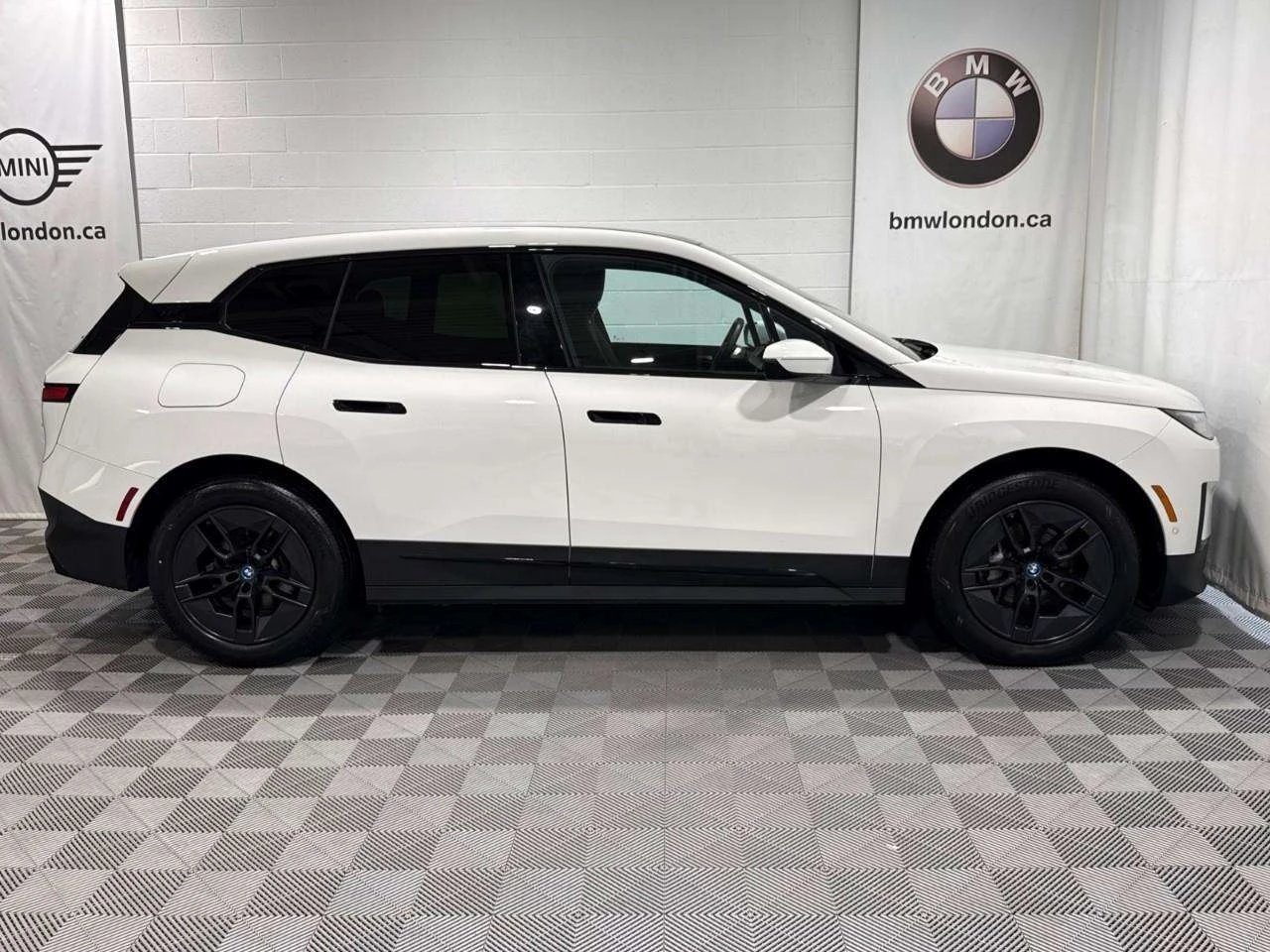 BMW iX xDrive50 �� ���������������� �� ���, ���� �� �� | Mobile.bg � ����������� 4