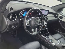 Mercedes-Benz GLC 300 * CARFAX * ПАНОРАМА * KEYLESS * 2 КЛЮЧА, снимка 2