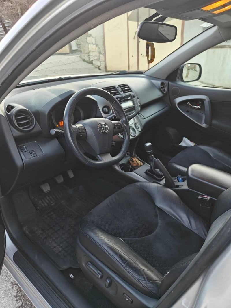 Toyota Rav4, снимка 16 - Автомобили и джипове - 49433067