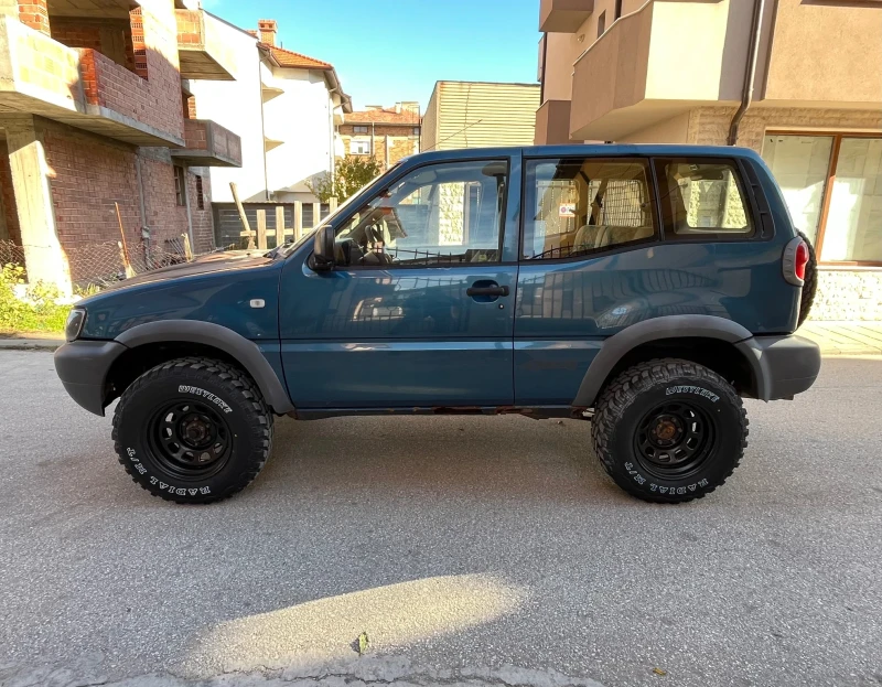 Nissan Terrano 2.7, снимка 2 - Автомобили и джипове - 52741165