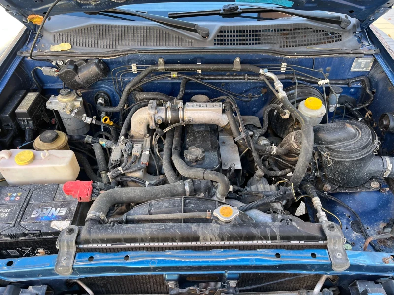 Nissan Terrano 2.7, снимка 11 - Автомобили и джипове - 52741165