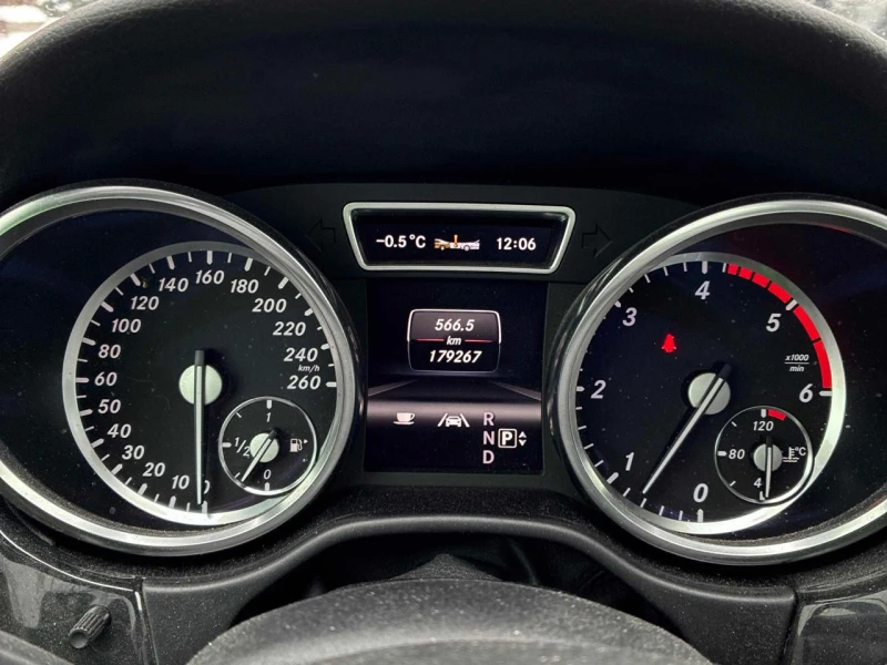 Mercedes-Benz ML 350 AMG packet* Harman Kardon* Подгрев* Пано* Камера, снимка 7 - Автомобили и джипове - 52803139