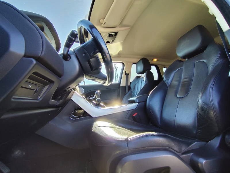 Land Rover Range Rover Evoque 2.2 D, снимка 9 - Автомобили и джипове - 53110405