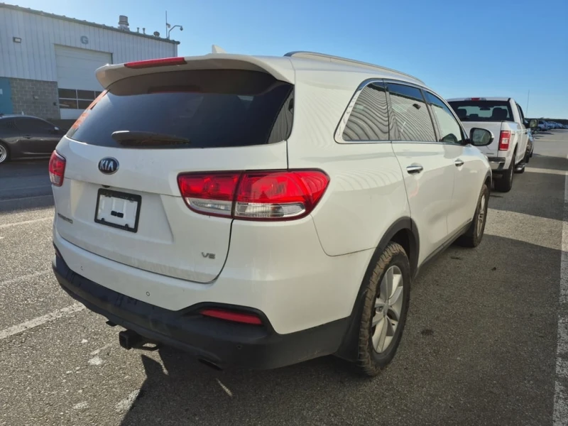 Kia Sorento * LX V6 * 7-МЕСТНА* * ДИСТРОНИК* * AWD* , снимка 3 - Автомобили и джипове - 53447555