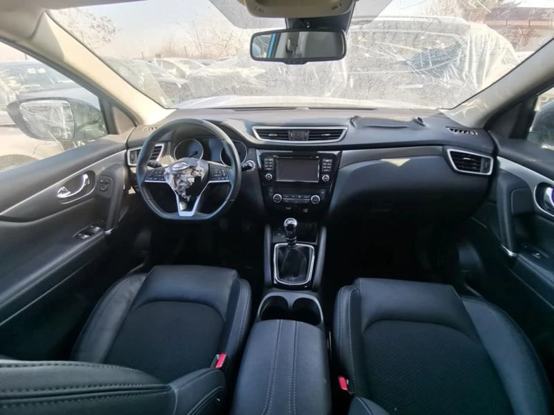 Nissan Qashqai 1.5dci, снимка 12 - Автомобили и джипове - 35546106