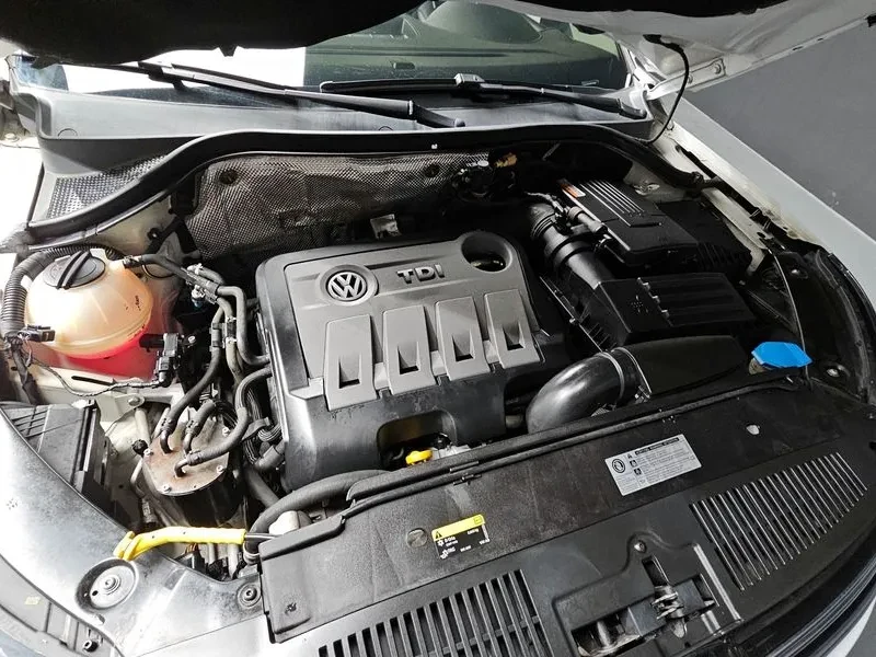 VW Tiguan 2.0 TDI, снимка 6 - Автомобили и джипове - 54302831