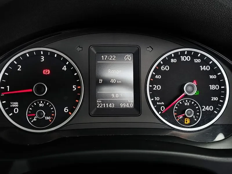 VW Tiguan 2.0 TDI, снимка 8 - Автомобили и джипове - 54302831