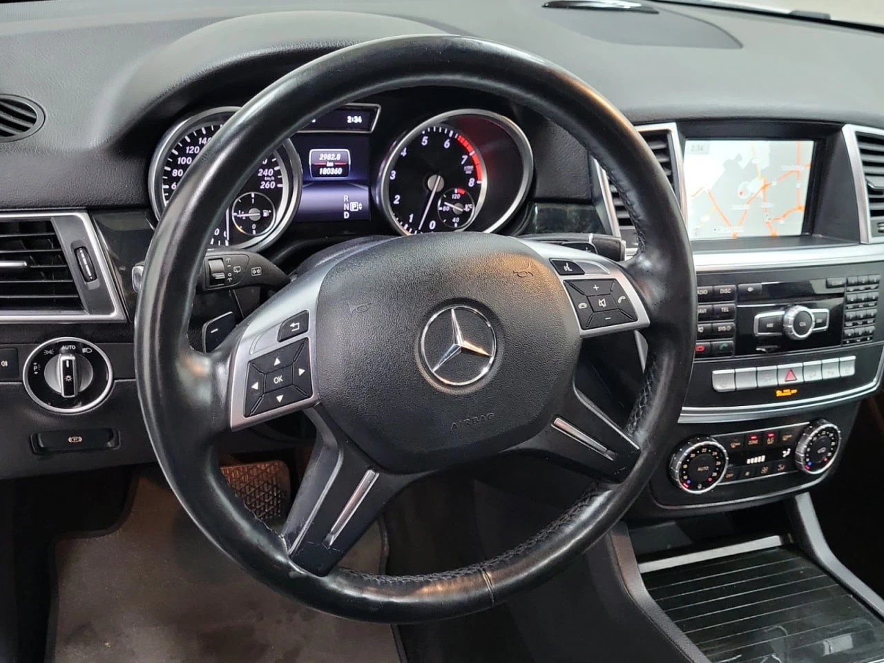 Mercedes-Benz ML 350 * АВТО КРЕДИТ* ЦЕНА ДО БГ * СЕРВИЗНА ИСТОРИЯ *  - изображение 10