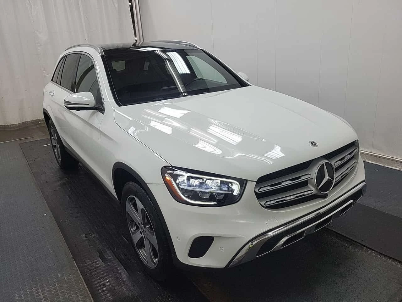 Mercedes-Benz GLC 300 * CARFAX * ПАНОРАМА * KEYLESS * 2 КЛЮЧА - изображение 6