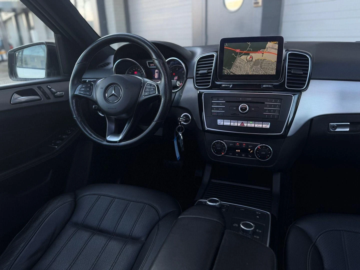 Mercedes-Benz GLE 350 GLE 350 d 4MATIC AMG Sport Edition , снимка 12 - Автомобили и джипове - 53830142