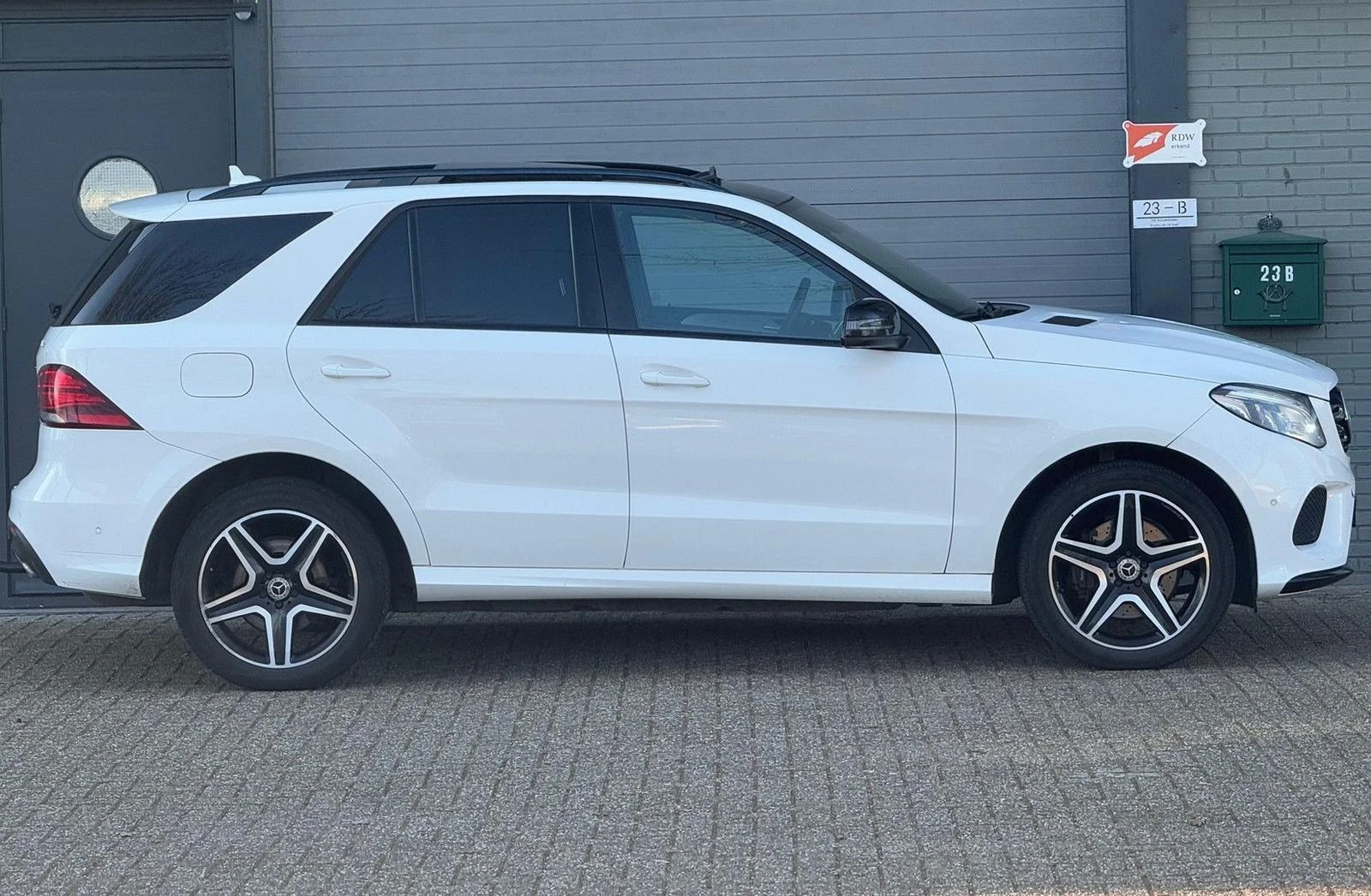 Mercedes-Benz GLE 350 GLE 350 d 4MATIC AMG Sport Edition , снимка 8 - Автомобили и джипове - 53830142