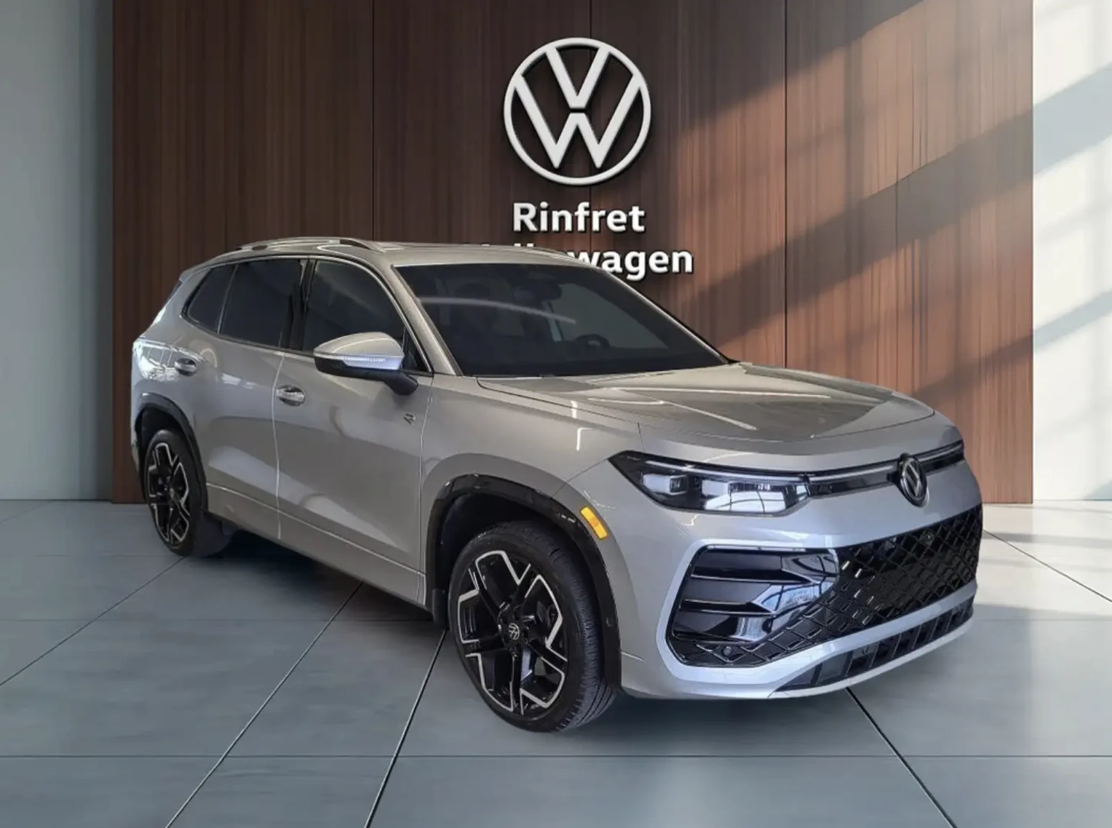 VW Tiguan 2025 Volkswagen Tiguan Highline R-Line, снимка 3 - Автомобили и джипове - 54779327
