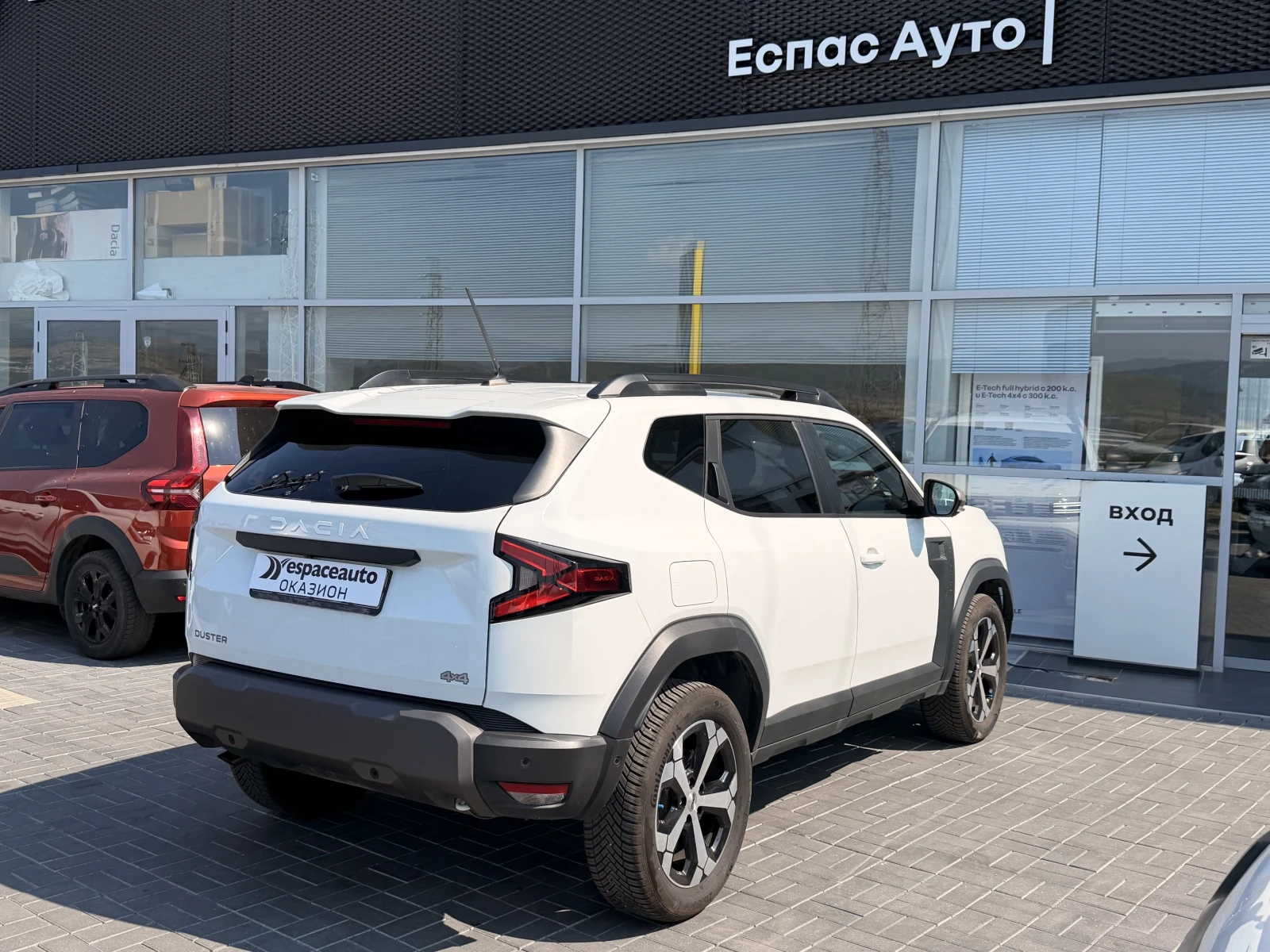 Dacia Duster 1.2 ТCe / 130 к.с. / 4х4, снимка 4 - Автомобили и джипове - 55587741