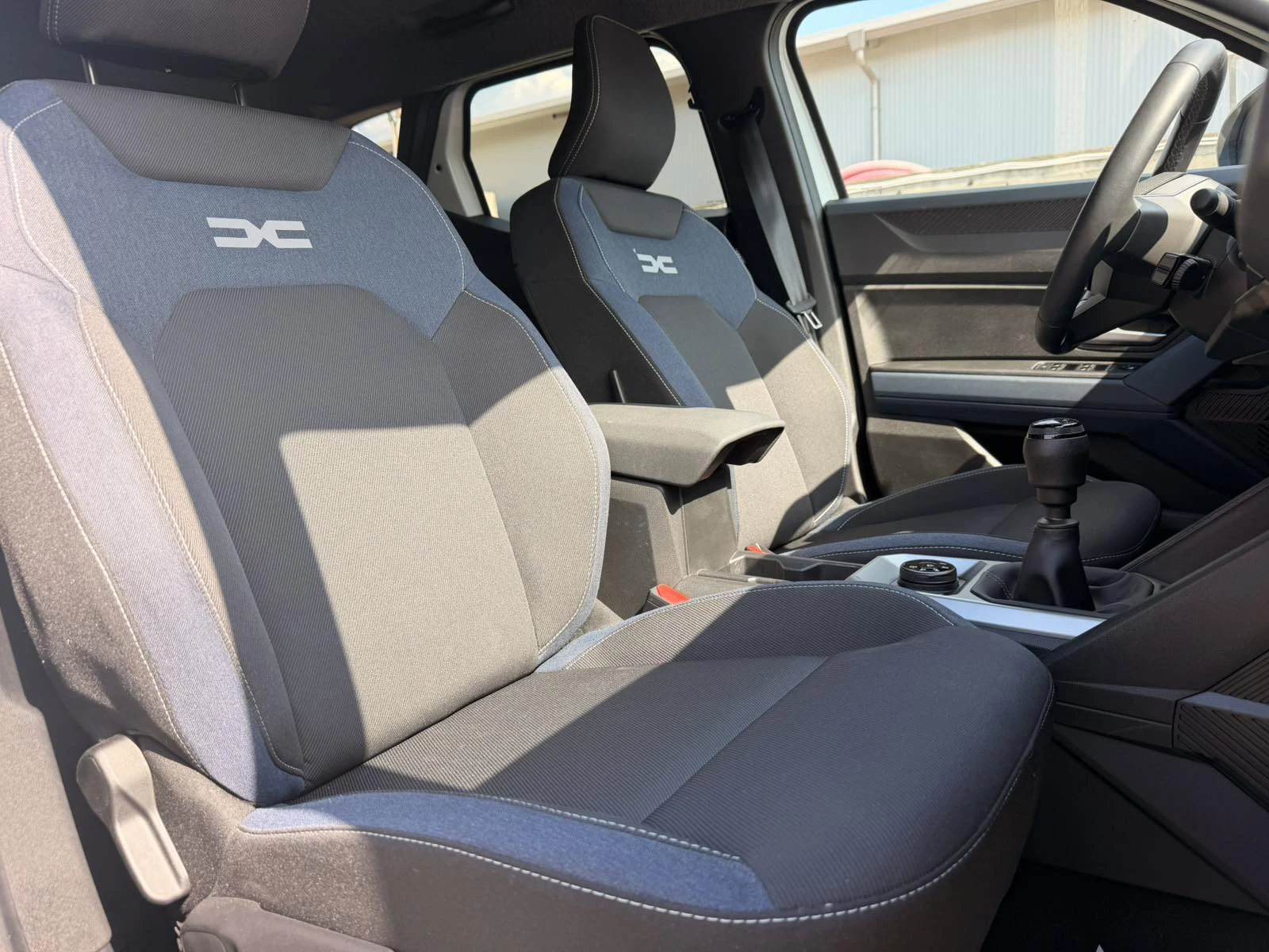 Dacia Duster 1.2 ТCe / 130 к.с. / 4х4, снимка 15 - Автомобили и джипове - 55587741