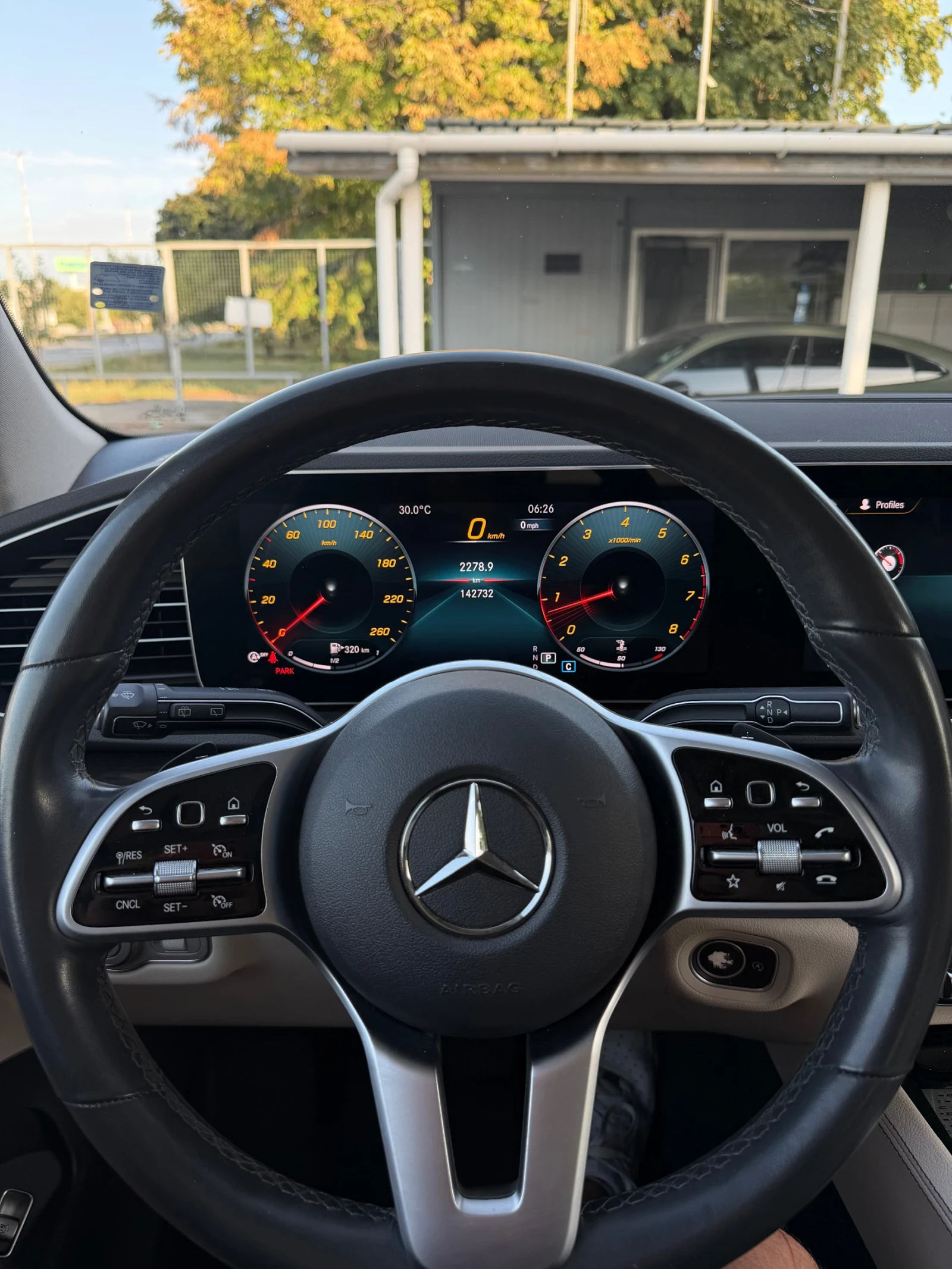 Mercedes-Benz GLE 350 4Matic PANO 360 BURMESTER ОБДУХВАНЕ ИСТОРИЯ, снимка 12 - Автомобили и джипове - 55880674