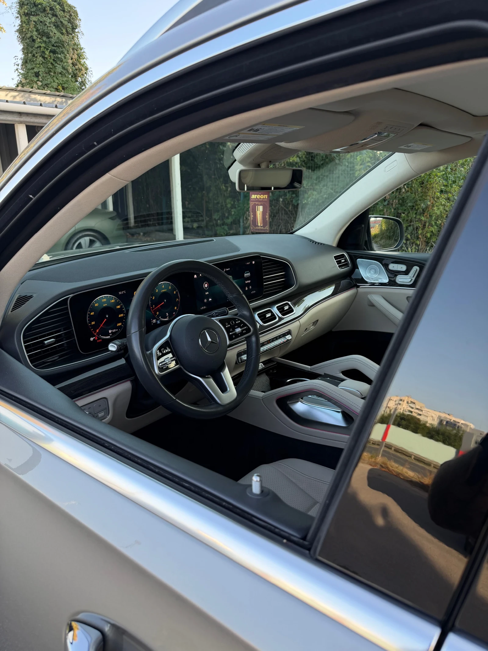 Mercedes-Benz GLE 350 4Matic PANO 360 BURMESTER ОБДУХВАНЕ ИСТОРИЯ, снимка 13 - Автомобили и джипове - 55880674