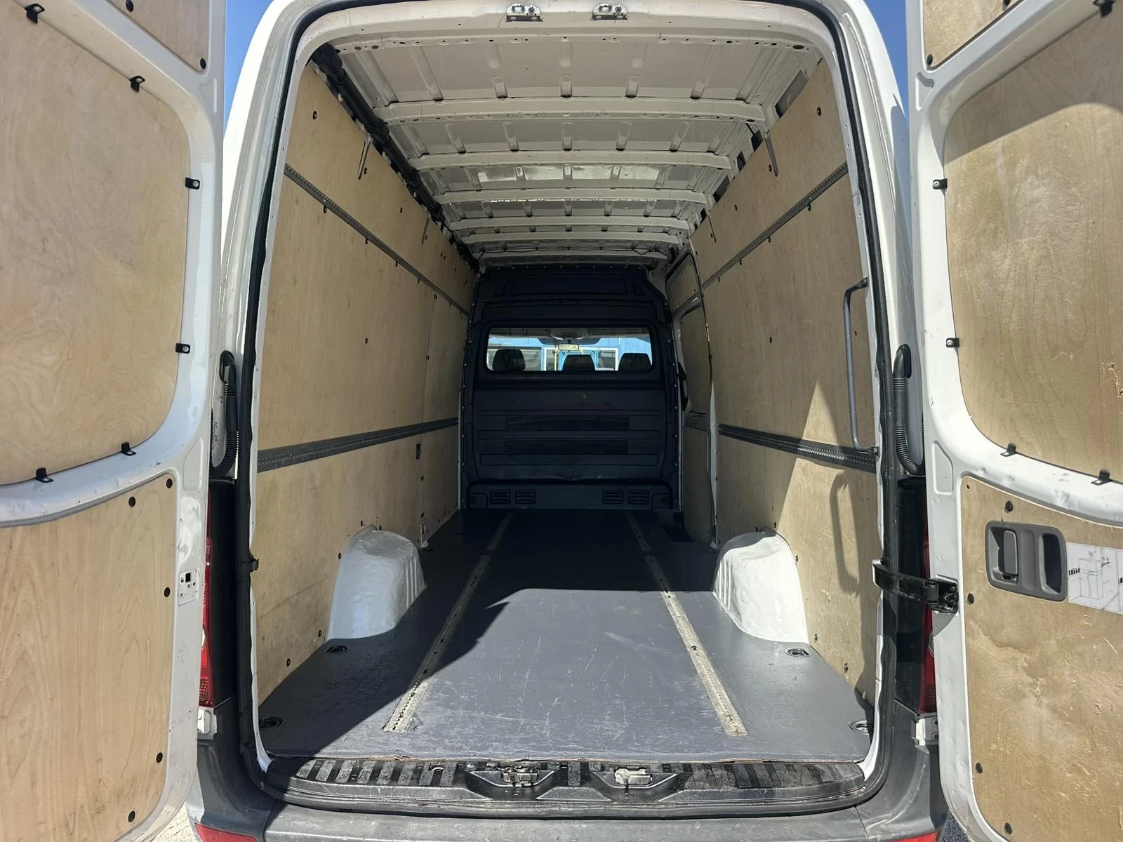 VW Crafter, снимка 8 - Бусове и автобуси - 55622527