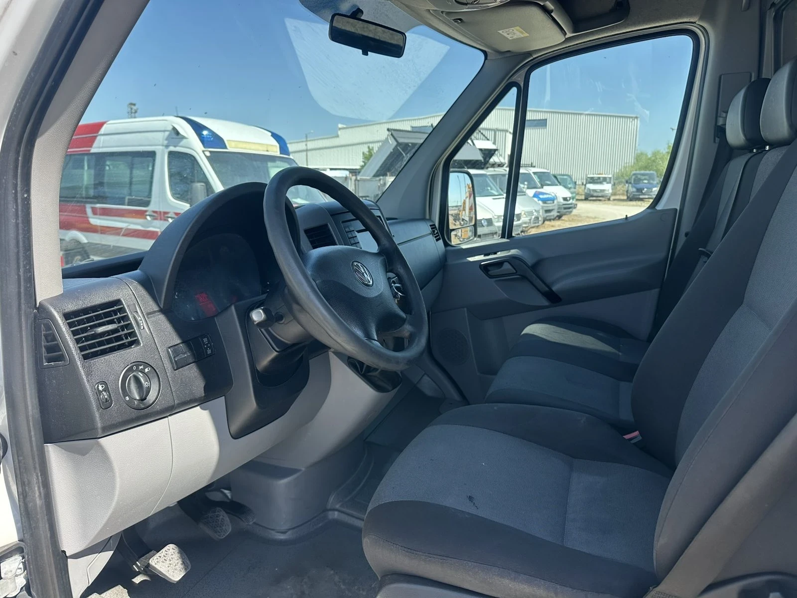 VW Crafter, снимка 11 - Бусове и автобуси - 55622527
