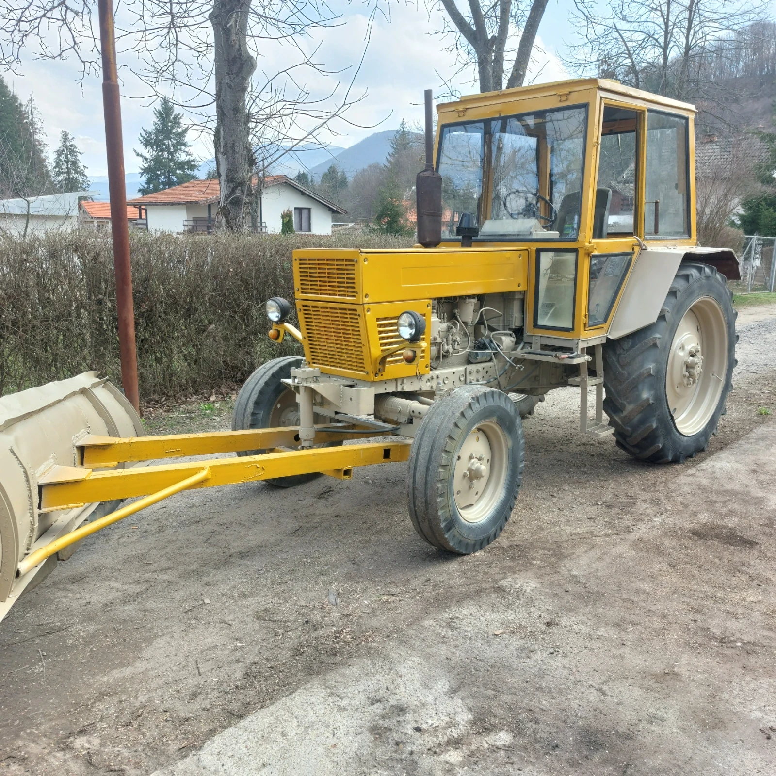 Трактор Болгар TK80