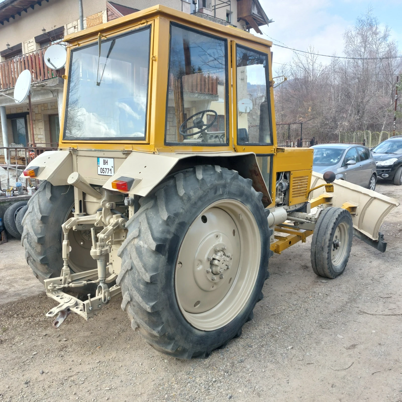 Трактор Болгар TK80, снимка 5 - Селскостопанска техника - 53887865