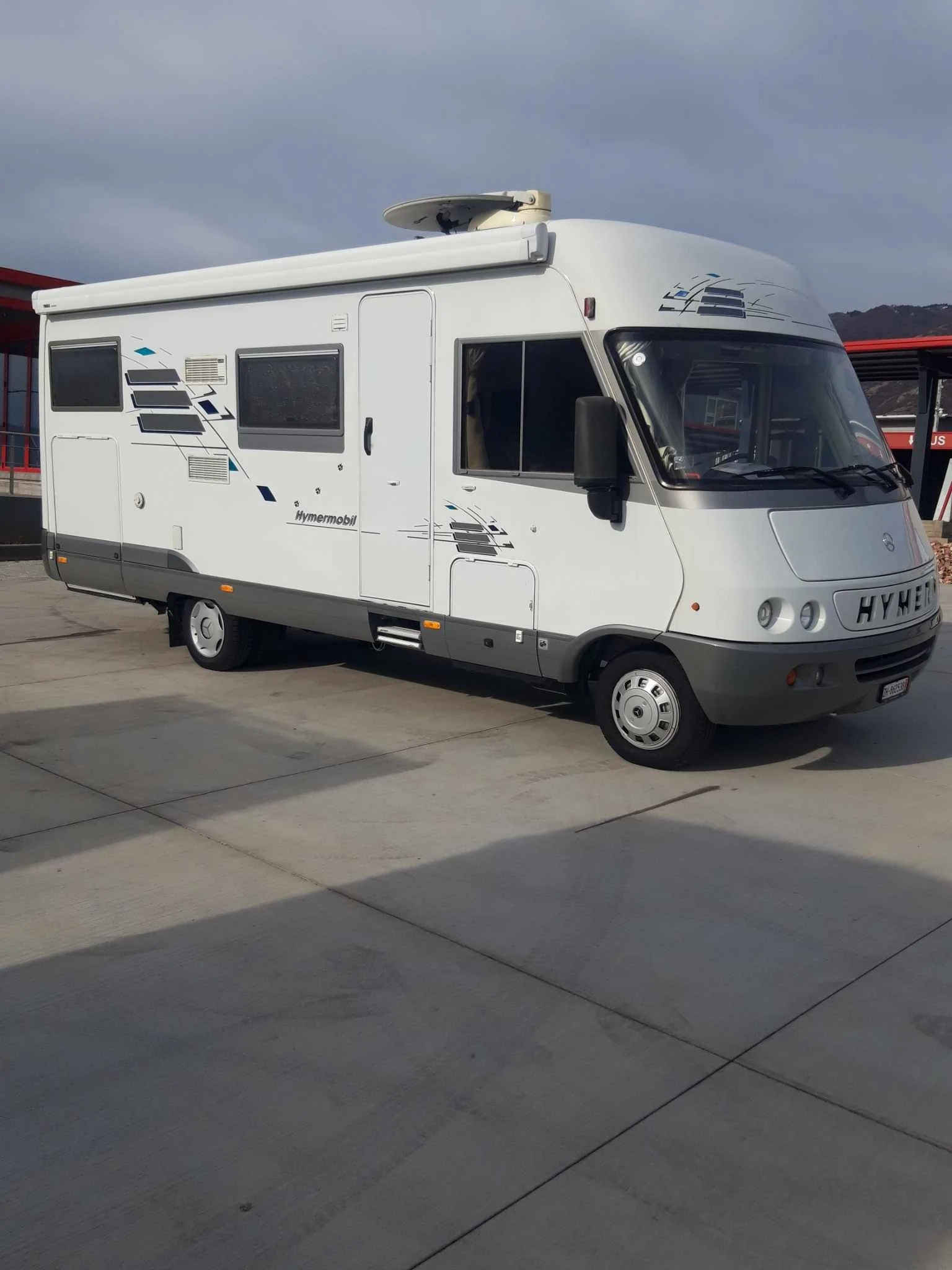 Кемпер HYMER / ERIBA Hymer 412 - изображение 3
