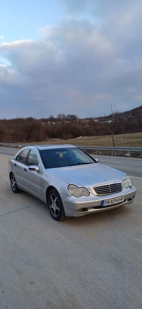 Mercedes-Benz C 200, снимка 3