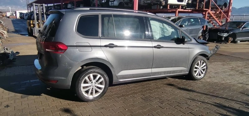 VW Touran 1.6, снимка 1 - Автомобили и джипове - 43195090