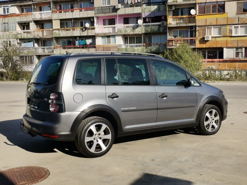 VW Touran 1.4i TURBO, снимка 7 - Автомобили и джипове - 46580458