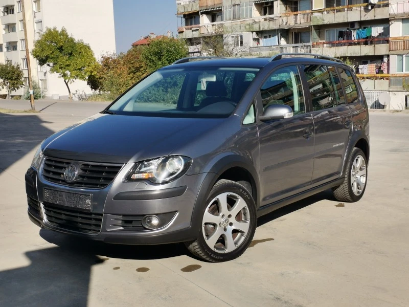 VW Touran 1.4i TURBO, снимка 2 - Автомобили и джипове - 46580458