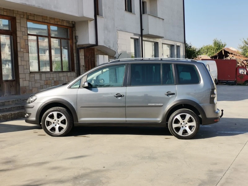 VW Touran 1.4i TURBO, снимка 3 - Автомобили и джипове - 46580458