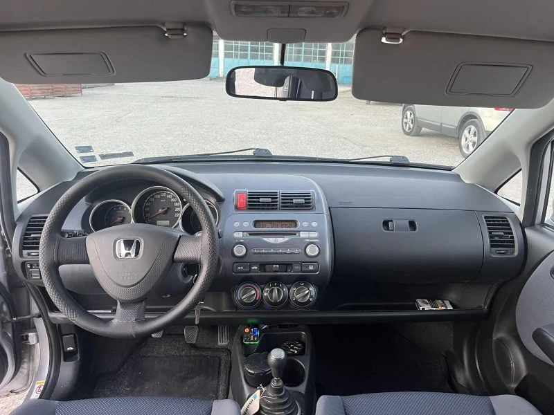 Honda Jazz 1.4i, снимка 11 - Автомобили и джипове - 48240193