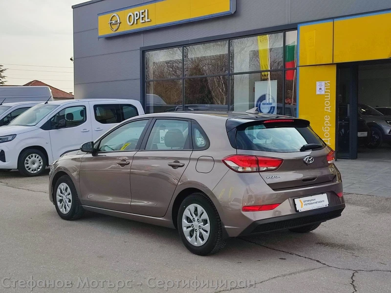 Hyundai I30 1.5 Бензин (110hp) MT6, снимка 6 - Автомобили и джипове - 48903783