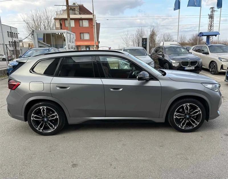 BMW iX1 xDrive30, снимка 14 - Автомобили и джипове - 49021159