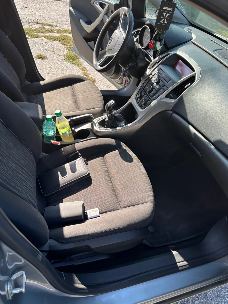 Opel Astra 1.7 CDTI, снимка 8 - Автомобили и джипове - 52315947