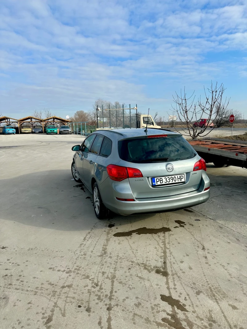 Opel Astra 1.7 CDTI, снимка 4 - Автомобили и джипове - 52315947
