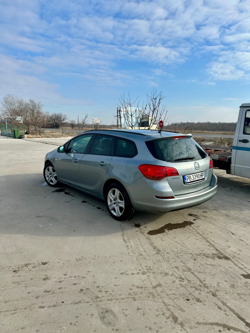 Opel Astra 1.7 CDTI, снимка 3 - Автомобили и джипове - 52315947