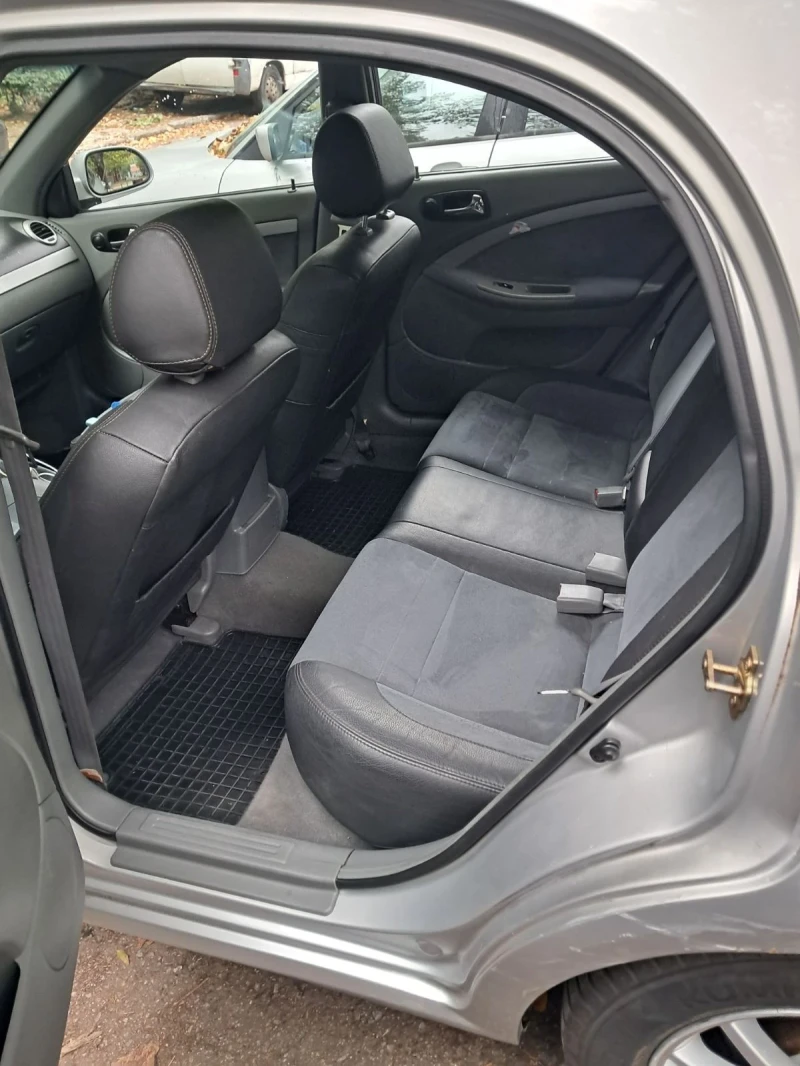 Chevrolet Lacetti, снимка 9 - Автомобили и джипове - 52682505