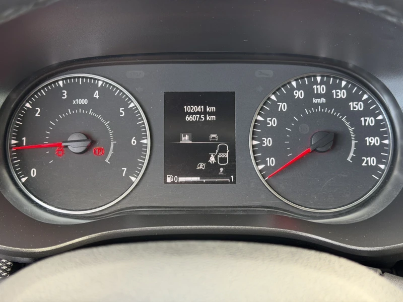 Dacia Jogger 1.0TCe GPL 7м, снимка 16 - Автомобили и джипове - 52710364