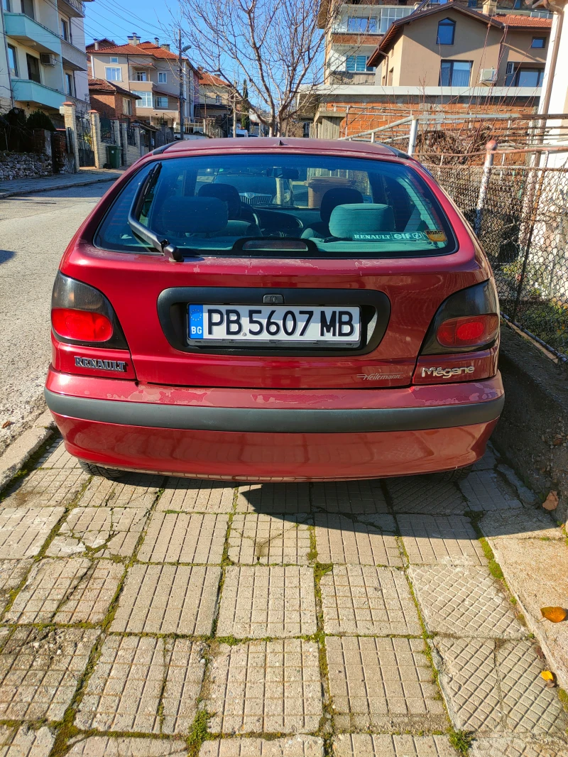 Renault Megane 1.6i, снимка 4 - Автомобили и джипове - 53405099