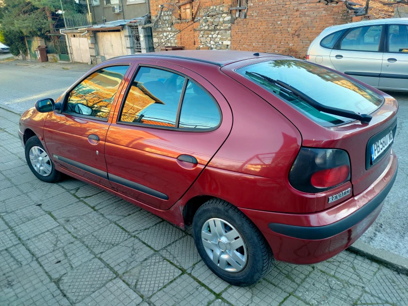 Renault Megane 1.6i, снимка 7 - Автомобили и джипове - 53405099