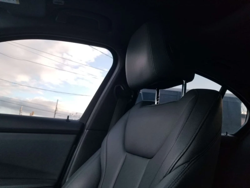 BMW 330 * xDrive * CARFAX * ЦЕНА ДО БГ, снимка 17 - Автомобили и джипове - 53405147