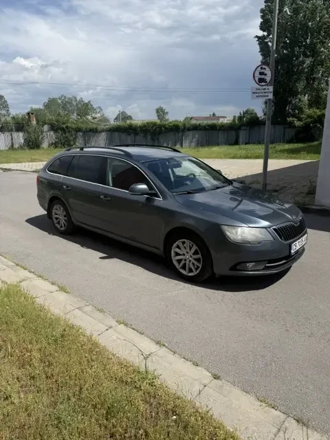 Skoda Superb, снимка 2 - Автомобили и джипове - 54788576