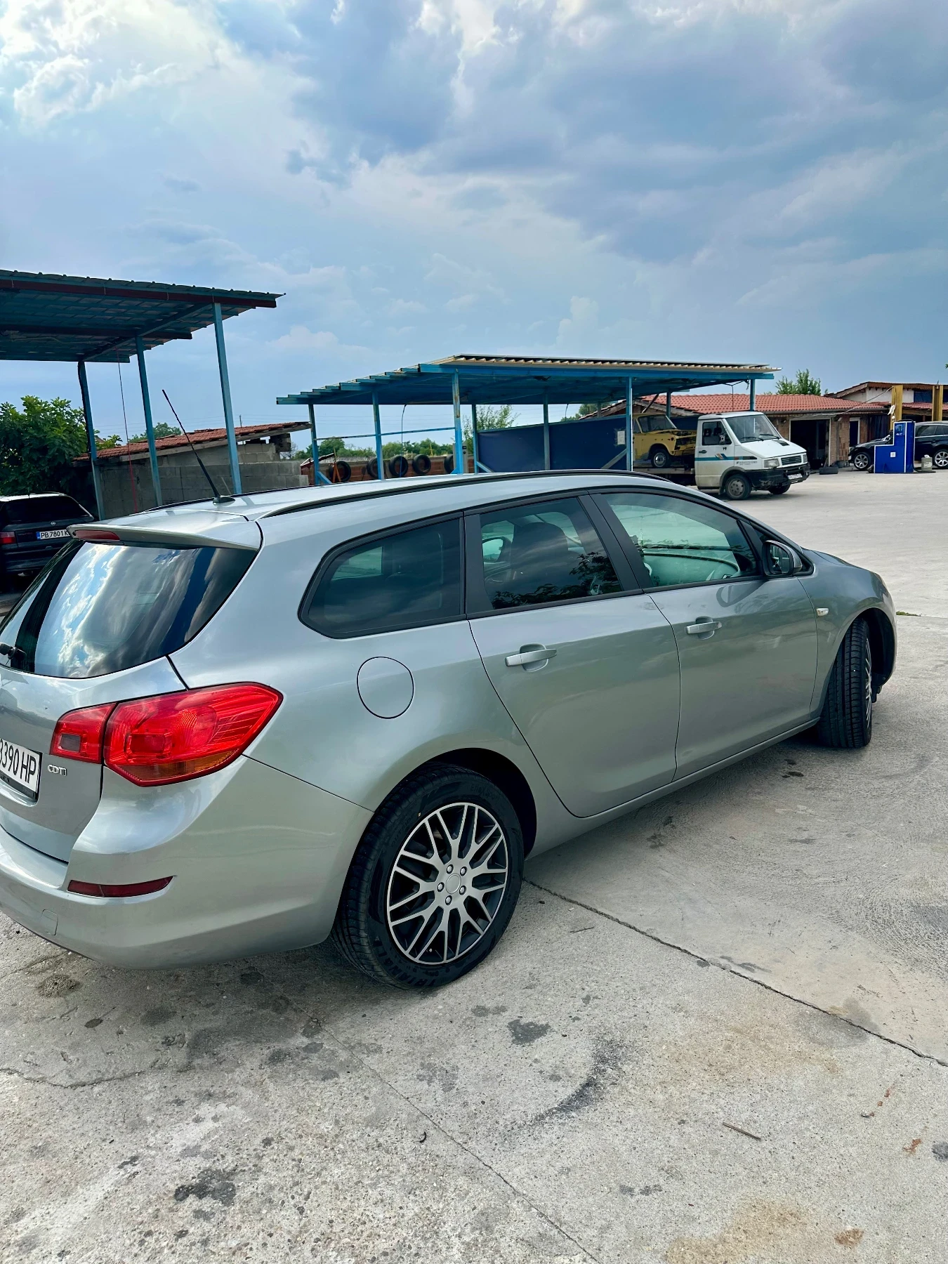 Opel Astra 1.7 CDTI, снимка 5 - Автомобили и джипове - 53504769